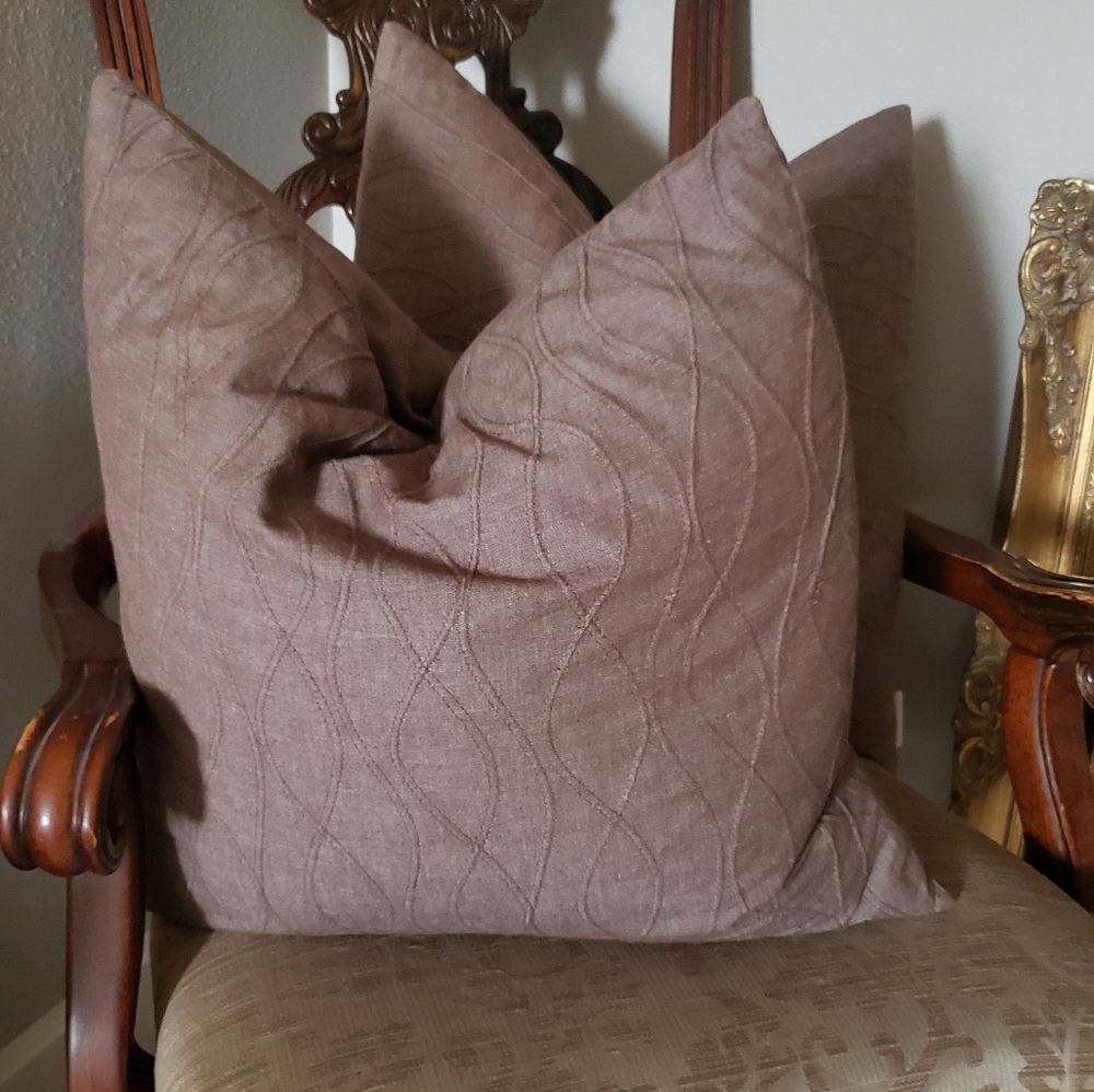 ✔️SOLD 2x CK- Down Pillows - Picture 2 of 15